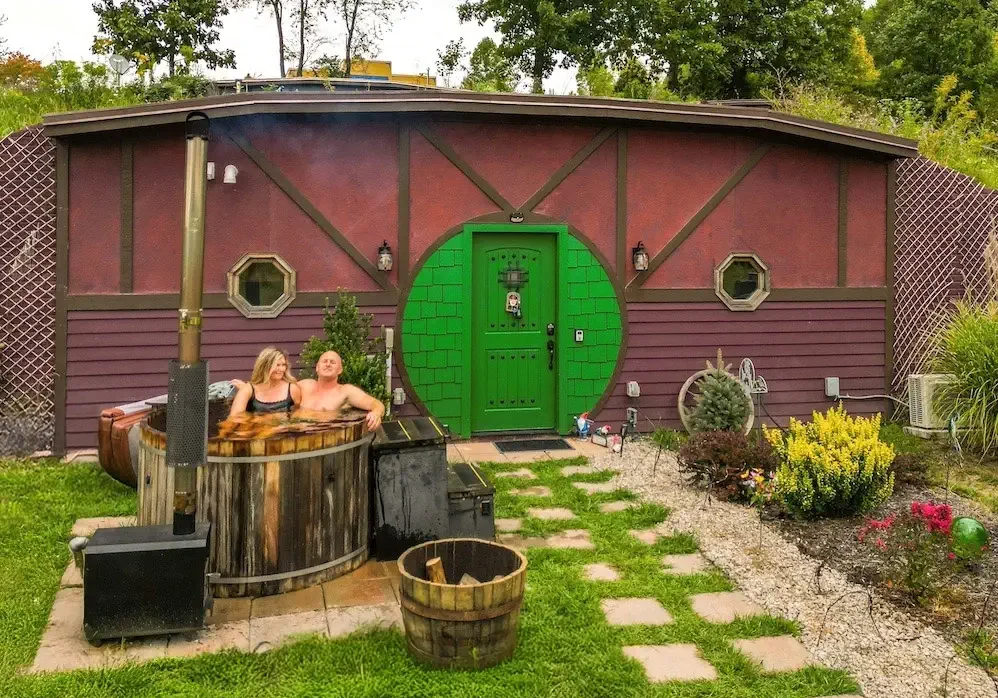 Cabin rentals: Forest cabin sleeps 2 - close to Hocking Hills State Park
